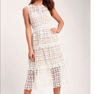 Lulus lace dress worn once
